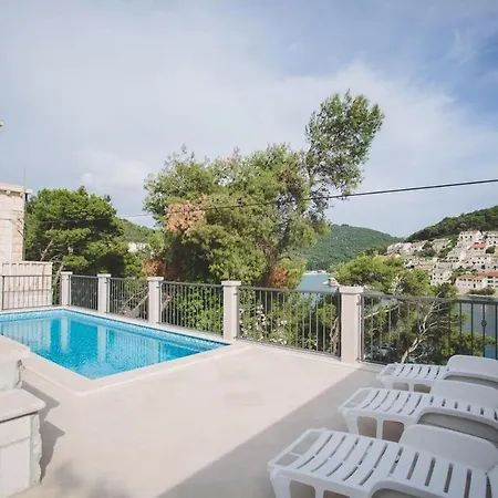 Studio 5637c Apartment Pucisca