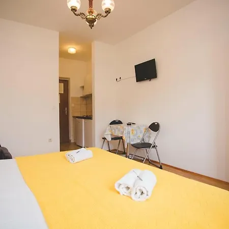Studio 5637c Apartment *